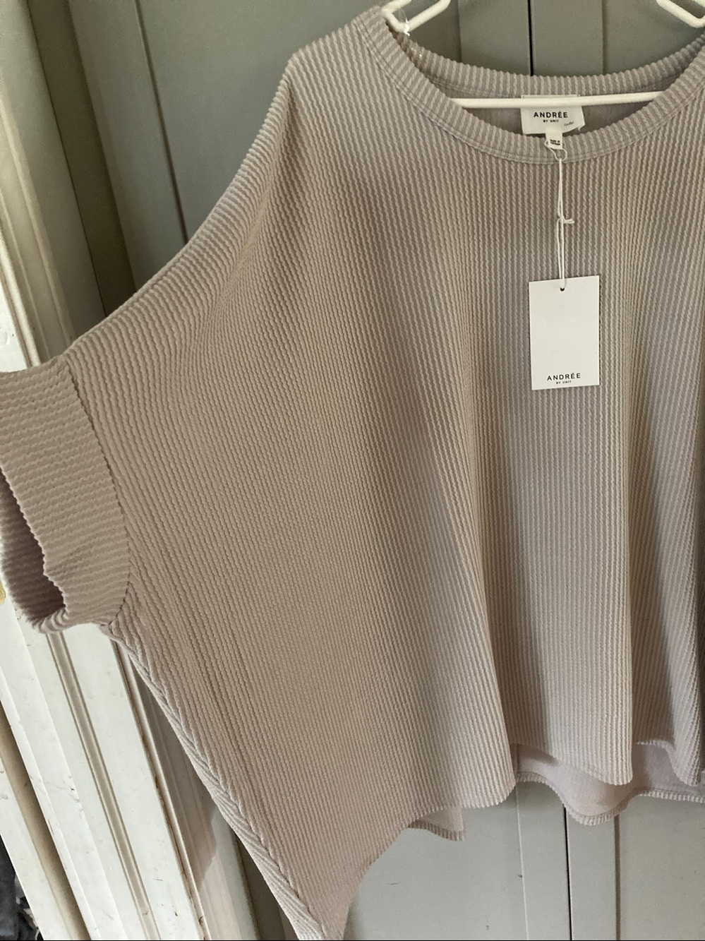 OSFA Top NWT - Picture 5 of 7